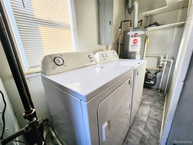 6147 Whitefield Street, Dearborn Heights, MI 48127