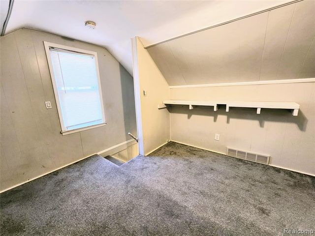 6147 Whitefield Street, Dearborn Heights, MI 48127