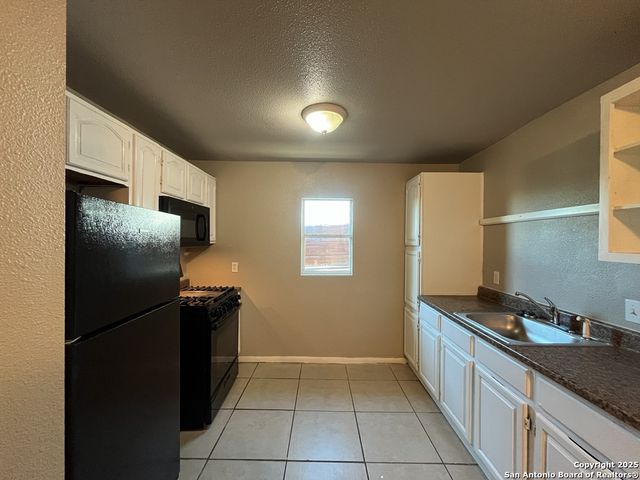 378 E Petaluma Blvd, San Antonio, TX 78221