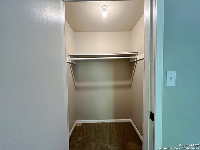 378 E Petaluma Blvd, San Antonio, TX 78221