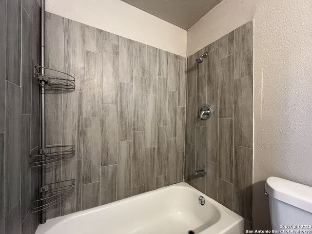 378 E Petaluma Blvd, San Antonio, TX 78221