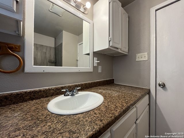 378 E Petaluma Blvd, San Antonio, TX 78221