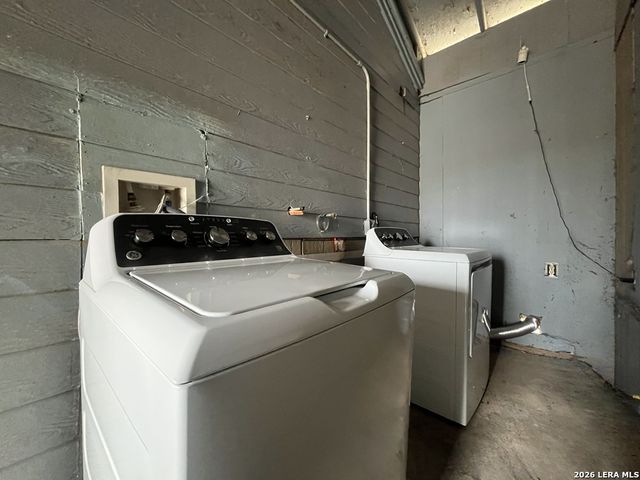 378 E Petaluma Blvd, San Antonio, TX 78221