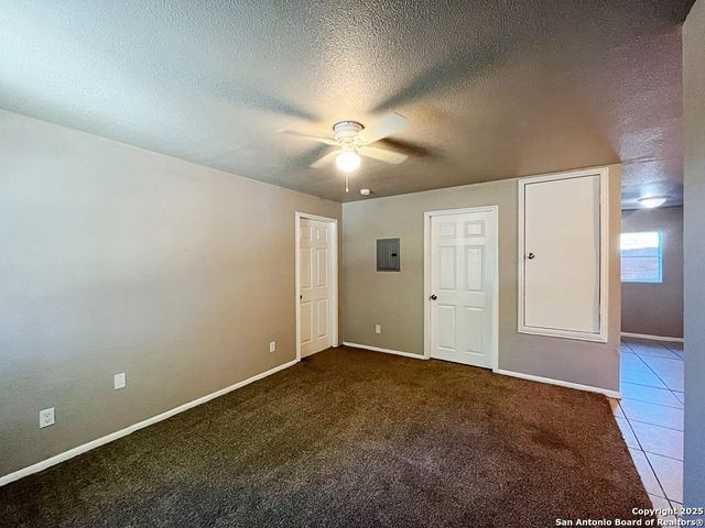 378 E Petaluma Blvd, San Antonio, TX 78221