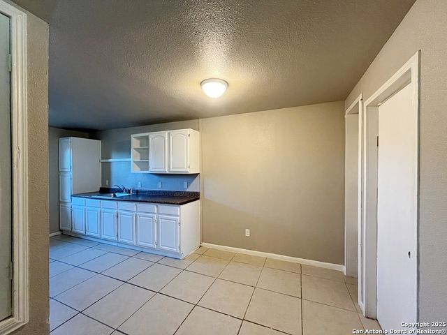 378 E Petaluma Blvd, San Antonio, TX 78221