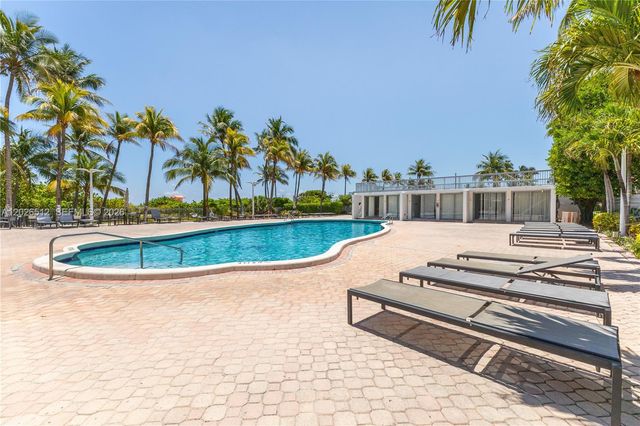2655 Collins Ave 2308, Miami Beach, FL 33140