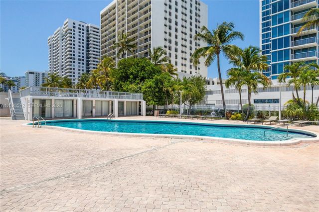 2655 Collins Ave 2308, Miami Beach, FL 33140