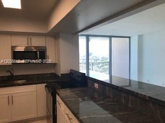 2655 Collins Ave 2308, Miami Beach, FL 33140
