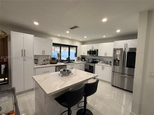 11450 NW 30th Pl, Sunrise, FL 33323