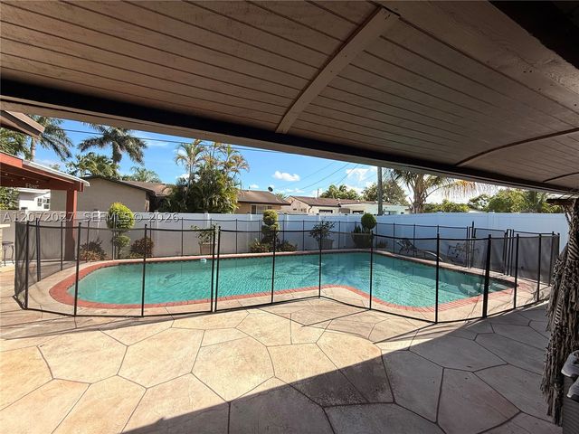 11450 NW 30th Pl, Sunrise, FL 33323