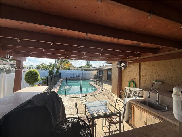 11450 NW 30th Pl, Sunrise, FL 33323