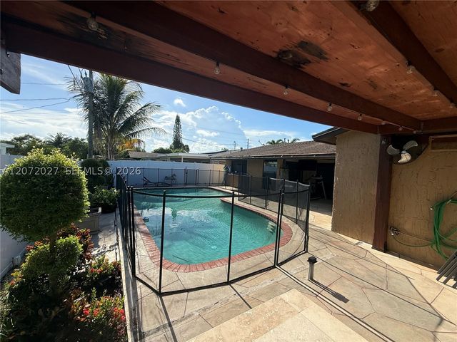 11450 NW 30th Pl, Sunrise, FL 33323