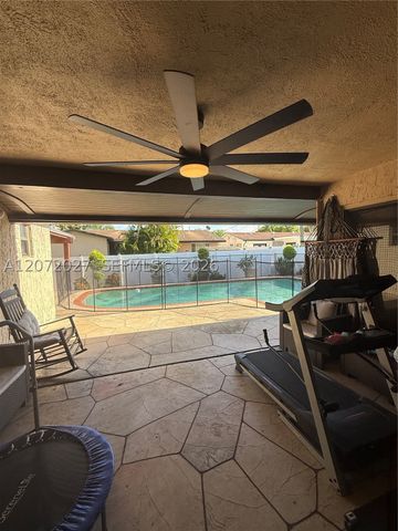 11450 NW 30th Pl, Sunrise, FL 33323