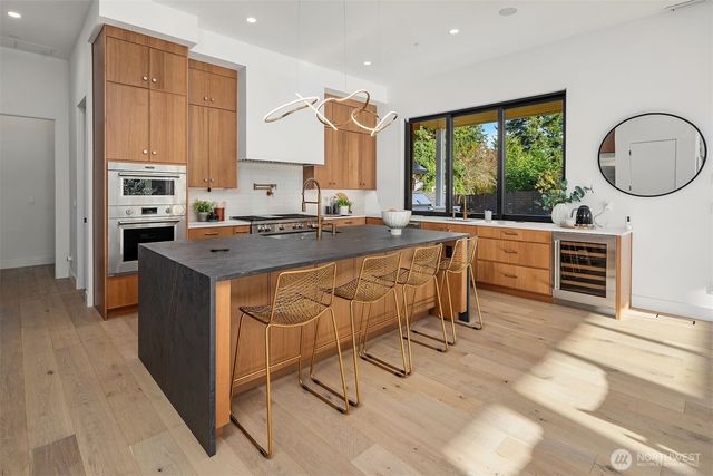 2436 134th Avenue NE, Bellevue, WA 98005