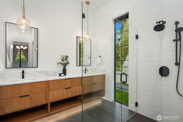 2436 134th Avenue NE, Bellevue, WA 98005