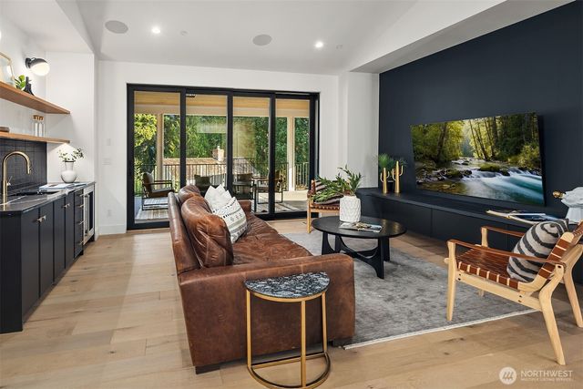 2436 134th Avenue NE, Bellevue, WA 98005