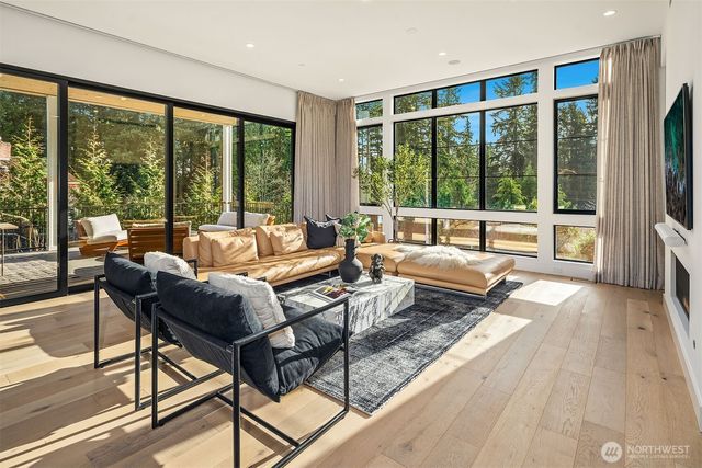 2436 134th Avenue NE, Bellevue, WA 98005