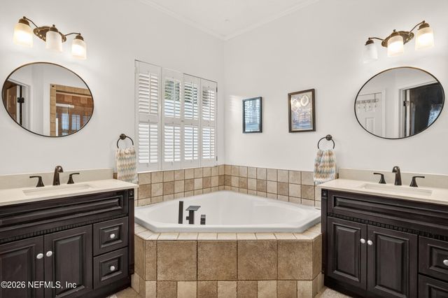 9370 JAYBIRD Circle E, Jacksonville, FL 32257