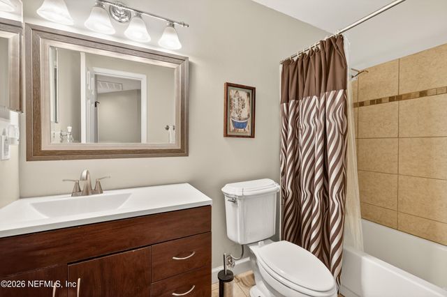 9370 JAYBIRD Circle E, Jacksonville, FL 32257
