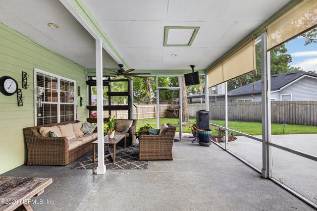 9370 JAYBIRD Circle E, Jacksonville, FL 32257