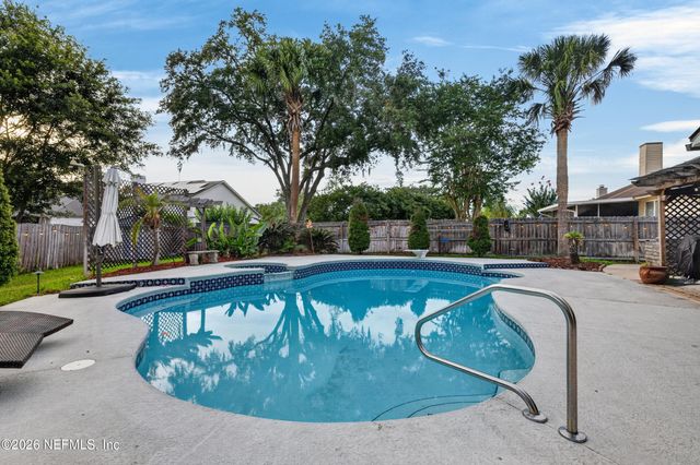 9370 JAYBIRD Circle E, Jacksonville, FL 32257