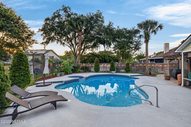 9370 JAYBIRD Circle E, Jacksonville, FL 32257
