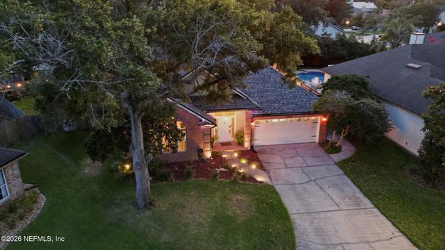 9370 JAYBIRD Circle E, Jacksonville, FL 32257