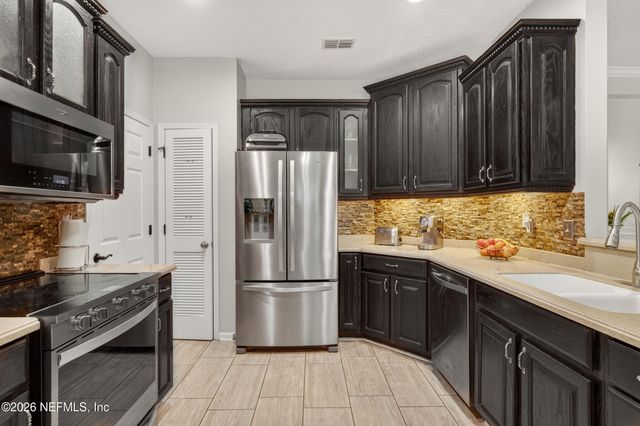 9370 JAYBIRD Circle E, Jacksonville, FL 32257