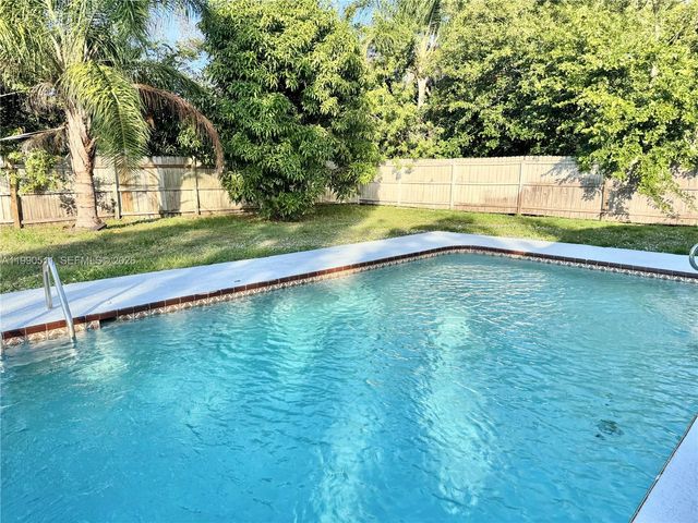 121 NE Prima Vista Blvd House, Port St. Lucie, FL 34983