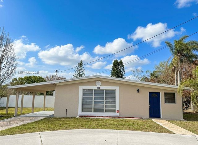 121 NE Prima Vista Blvd House, Port St. Lucie, FL 34983
