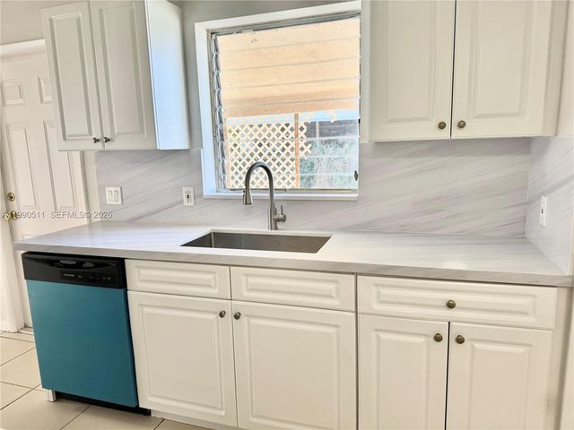 121 NE Prima Vista Blvd House, Port St. Lucie, FL 34983