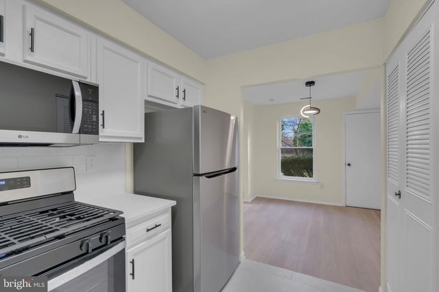 1084 HARBOUR DR, Palmyra, NJ 08065