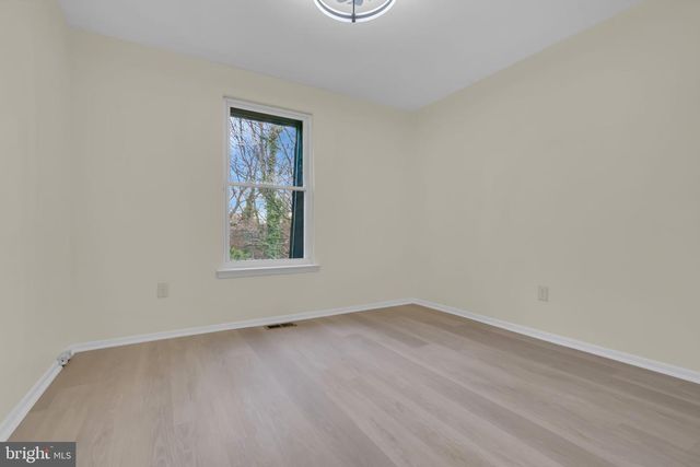 1084 HARBOUR DR, Palmyra, NJ 08065