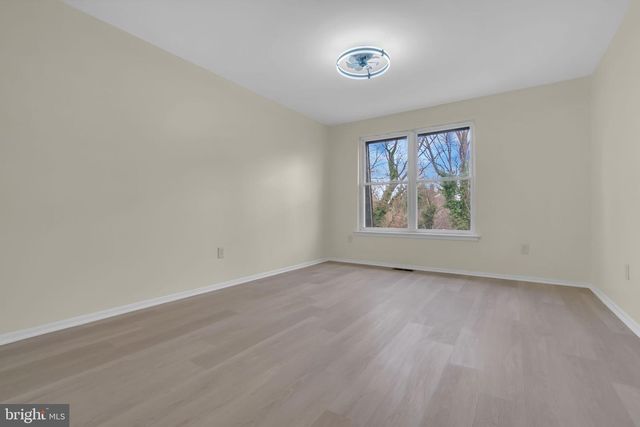 1084 HARBOUR DR, Palmyra, NJ 08065