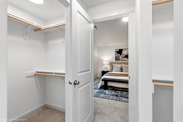 518 N Viewmont Ct, Greenacres, WA 99016