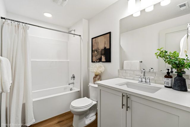 518 N Viewmont Ct, Greenacres, WA 99016