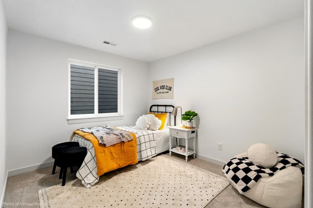 518 N Viewmont Ct, Greenacres, WA 99016