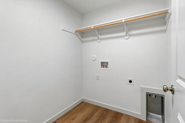 518 N Viewmont Ct, Greenacres, WA 99016