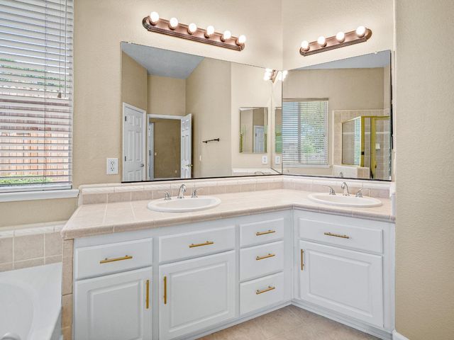 15325 Murieta South Pkwy, Rancho Murieta, CA 95683