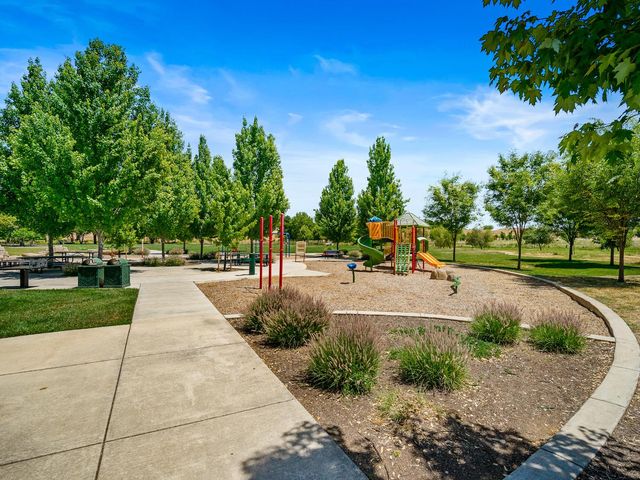 15325 Murieta South Pkwy, Rancho Murieta, CA 95683