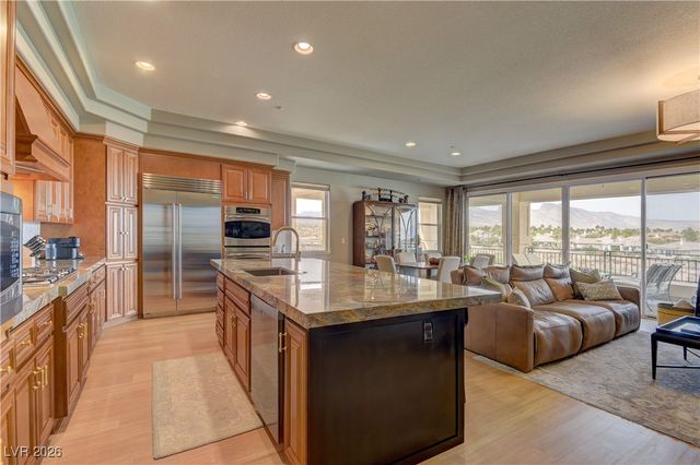 9208 Tesoras Drive 201, Las Vegas, NV 89144