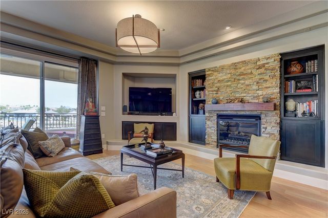 9208 Tesoras Drive 201, Las Vegas, NV 89144