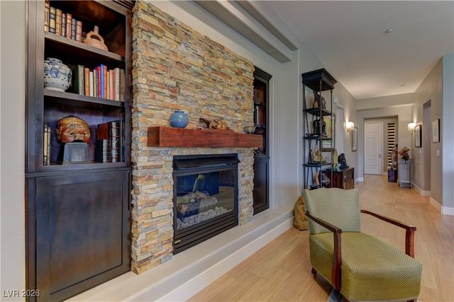 9208 Tesoras Drive 201, Las Vegas, NV 89144