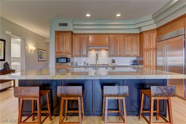 9208 Tesoras Drive 201, Las Vegas, NV 89144