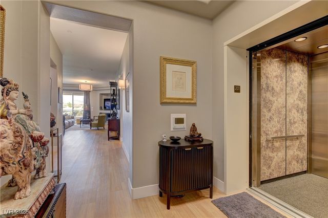 9208 Tesoras Drive 201, Las Vegas, NV 89144