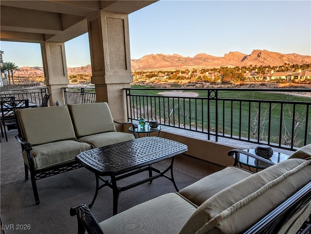 9208 Tesoras Drive 201, Las Vegas, NV 89144