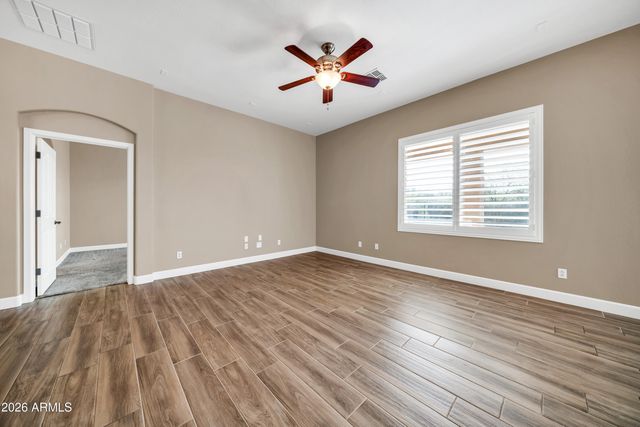 4423 W KENAI Drive, New River, AZ 85087