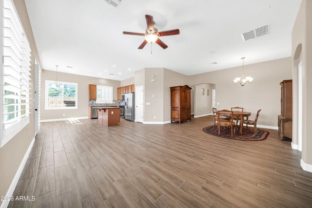 4423 W KENAI Drive, New River, AZ 85087