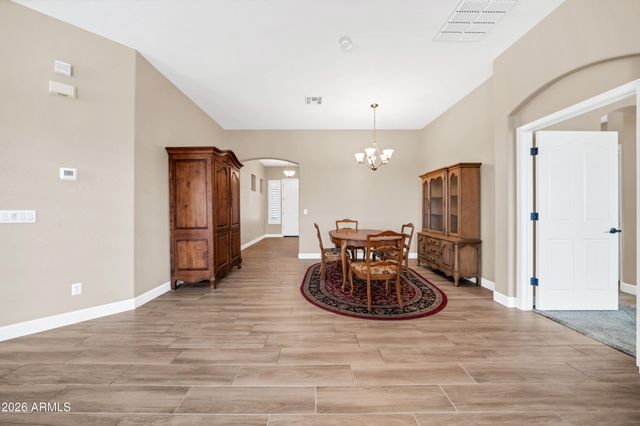 4423 W KENAI Drive, New River, AZ 85087