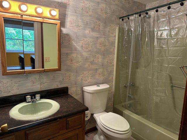 8 Amboy Circle, Jaffrey, NH 03452